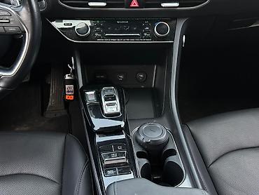 Hyundai: Hyundai Sonata: 2020 г., 2 л, Автомат, Газ, Седан — 5