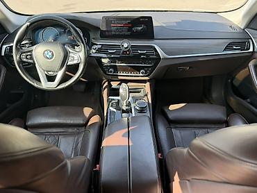 салон bmw: BMW 5 series: 2018 г., 2 л, Автомат, Дизель, Седан — 8