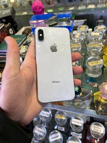 Apple iPhone: IPhone Xs, Б/у, 64 ГБ, Защитное стекло, Чехол, 100 %