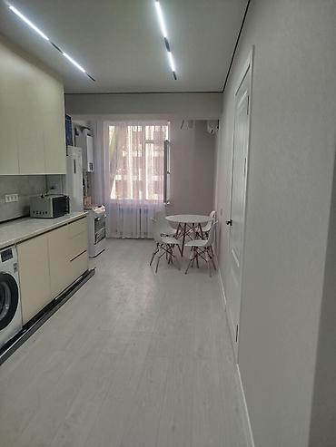 студия на месяц: 38 м², С мебелью полностью — 4