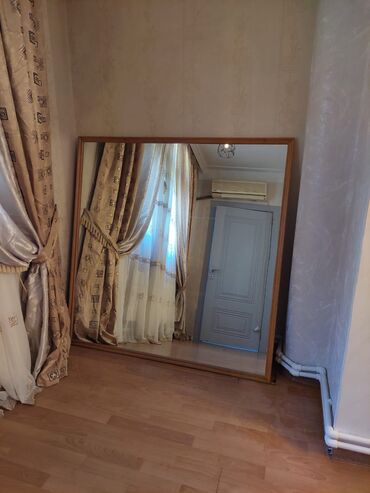 Pərdə və jalüzlər: Güzgü Divar üçün