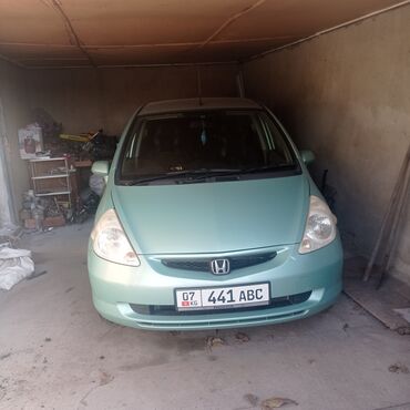 виндом 2001: Honda Fit: 2001 г., 1.3 л, Вариатор, Бензин, Седан