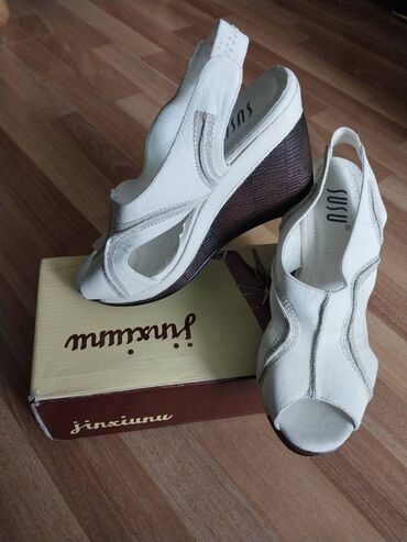 женские сандали adidas adilette: Размер: 40, Новый