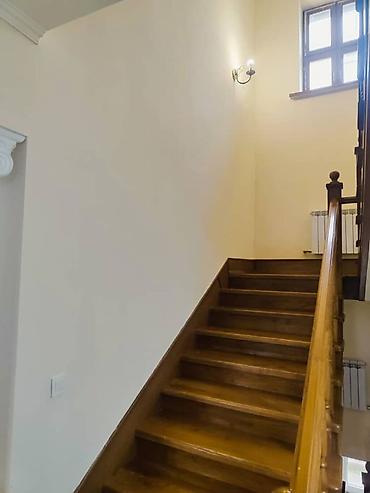 Долгосрочная аренда домов: 300 м², 8 комнат — 9