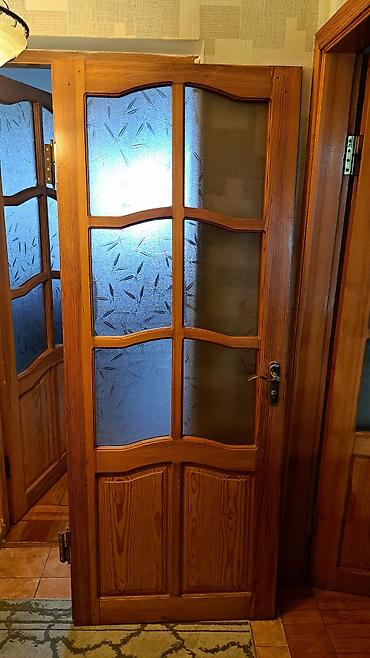 Şüşəli taxta otaq qapısı - Material: təbii ağac (masif), laklı səth -