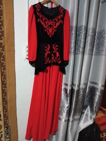 шикарное платье с бисером: Вечернее платье, Длинная модель, С рукавами, XL (EU 42)