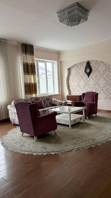 Продажа коттеджей и домов: 🏡 Продаётся просторный дом с классическим интерьером 📍 Локация: ж/м — 4