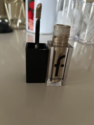 qadın ətirləri və qiymətləri: Göz kölgələri, Flormar, Yeni