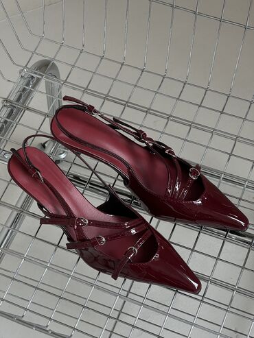 замшевые туфли на каблуке: Туфли 37.5, цвет - Красный