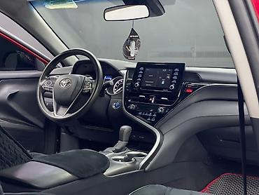 из дубая: Toyota Camry: 2022 г., 2.5 л, Гибрид — 8