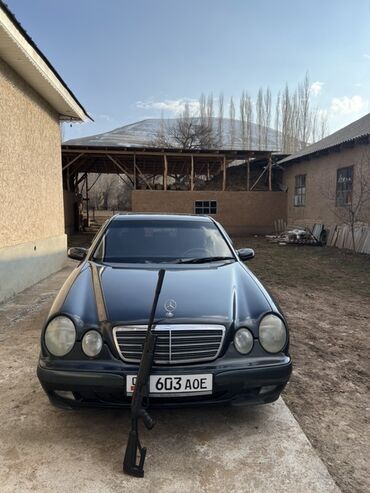 лупарик мерс 210: Седан Mercedes-Benz E-класса, известного как W210, представляет собой