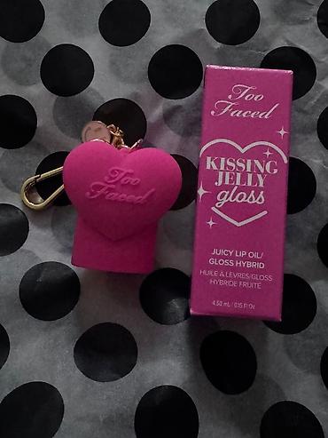 dollar klonu: Too Faced Kissing Jelly Gloss – Juicy Lip Oil/Gloss Hybrid - Dodaq — 2