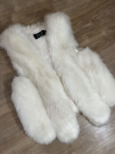 velur jakna: M (EU 38), Faux fur, color - White