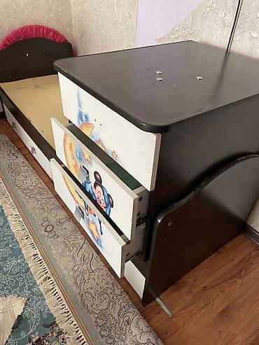 bunk bed: Детская кровать с комодом и ящиками для хранения .продается срочна - — 4