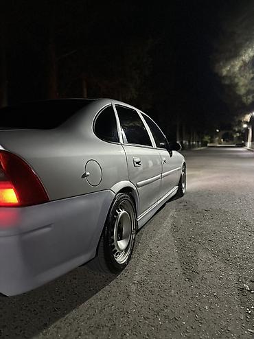turbo az hunday aksent: Satılır: Sedan tipli minik avtomobili - Korpus: 4 qapılı sedan — 8