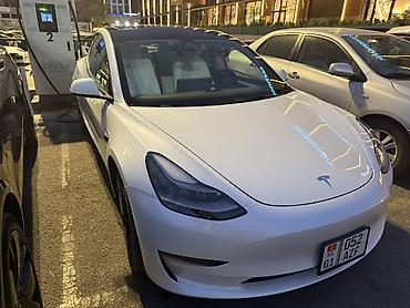 Tesla Model 3: 2021 г., Электромобиль, Фастбек