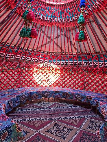 Аренда юрт: Аренда юрты, Каркас Деревянный, 75 баш, Самовар, С полом, Стол — 4