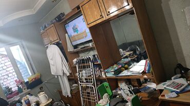 купить бу теннисный стол: Гарнитур для зала, Шкаф, ДСП, цвет - Коричневый