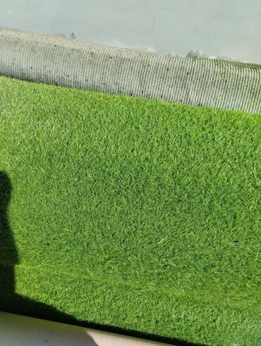 Baštenska dekoracija: Vestacka trava 2 cm 1.500 din — 7