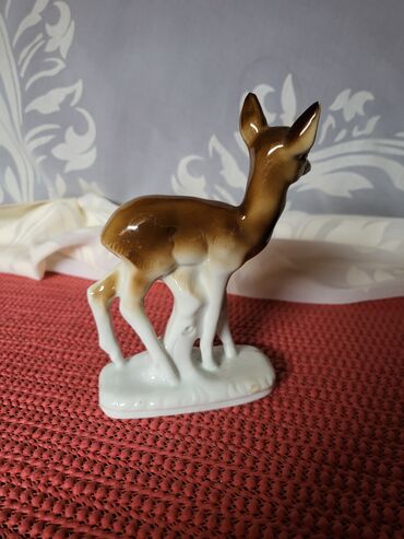 Ostali kućni dekor: Figura nova nemacka foreign 70,80te. Porcelanska figura,sve na njoj — 6