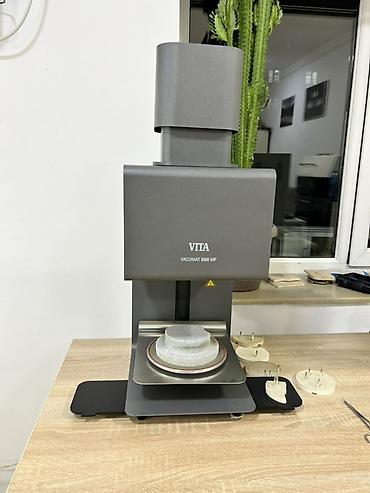 phonak eşitmə cihazı: **VITA Vacumat 6000 MP dental sobası + VITA vPad idarəetmə paneli** — 1
