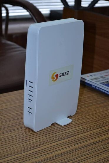 sazz internet elaqe: Sazz şirkətinin istehsalı olan, ağ rəngli simsiz internet routeri