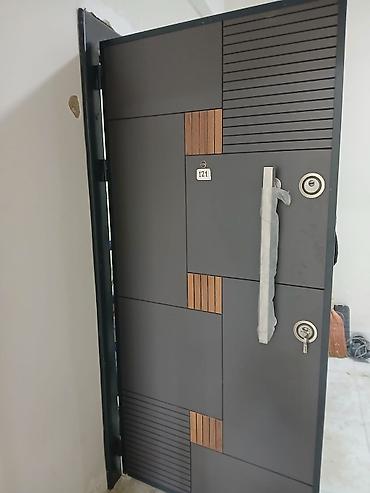 2 ci el seyf qapi: Seyf qapı Temiz Turkdu Tezedi cox az istifade olunub 90 sm. Hun 2m — 1