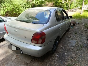 Toyota: Toyota Vitz / Platz / Yaris / Echo: 2000 г., 1 л, Автомат, Бензин, Седан