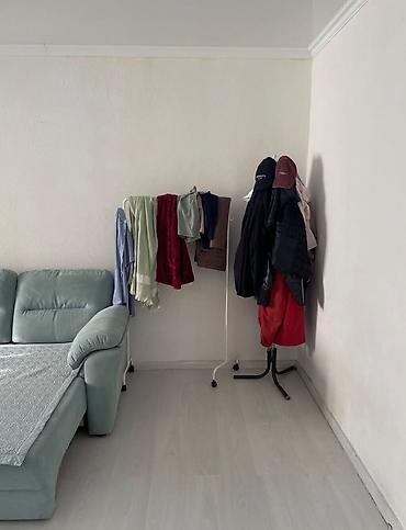 1 комната, 35 м², 8 мкр Индивидуалка, 5 этаж, Косметический ремонт at lalafo.kg 1 комната, 35 м², 8 мкр Индивидуалка, 5 этаж, Косметический ремонт
