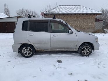 машины продают: Nissan Cube: 2001 г., 1.3 л, Автомат, Бензин