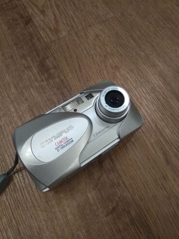 цифровые фотоапараты: Продаю цифровой фотоаппарат Olympus C-350 Zoom