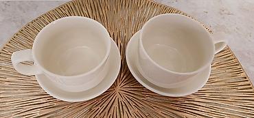 Наборы посуды: Продаются чашки с блюдцем, подойдут для кейтеринга. При покупке — 4