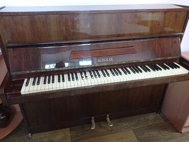 пианино бишкек бу: Продается немецкий фортепиано "Sholze" в хорошем состоянии, колки