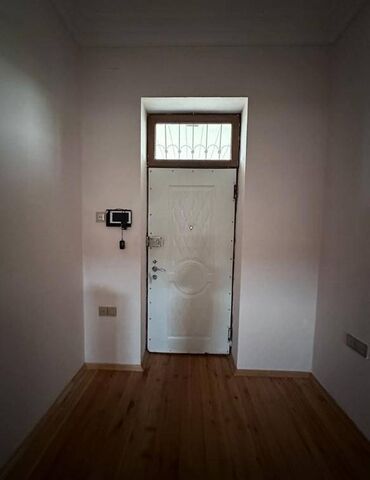 Digər kommersiya daşınmaz əmlakı: Hazır baxça icarəyə verilir. 2mertebeli evdir. 7otaq. 2hamam tualet — 6