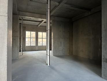 Продажа офисов: Продажа офисов 326 м², Без ремонта, Без мебели, Многоэтажное здание, 1 этаж — 10