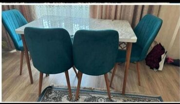 Bitkilər: Qonaq otağı üçün, İşlənmiş, Açılmayan, Kvadrat masa, 4 stul