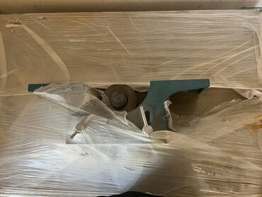 Садовые ножницы: Kənar yapışdırma maşını ağac emalı sənayesində və mebel istehsalında