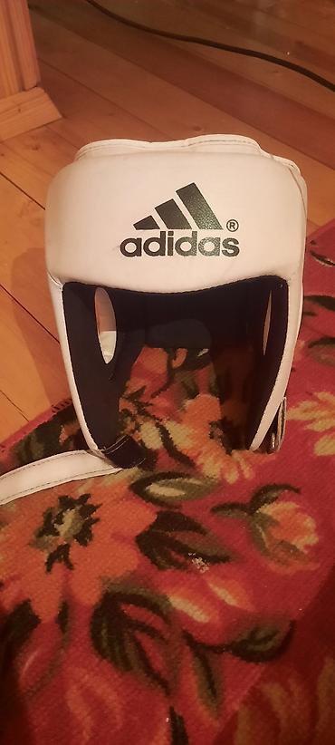 Боксерский шлем adidas (белый) - Тип: тренировочный защитный шлем для