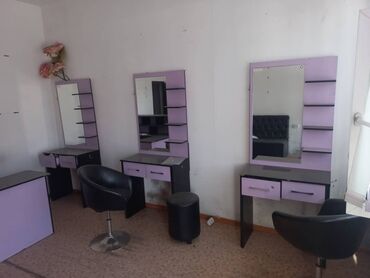 оборудование парикмахерской в Кыргызстан | Другое оборудование для салонов красоты: Комплект набор для парикмахерской 
Состояние хорошое
Для бизнеса
