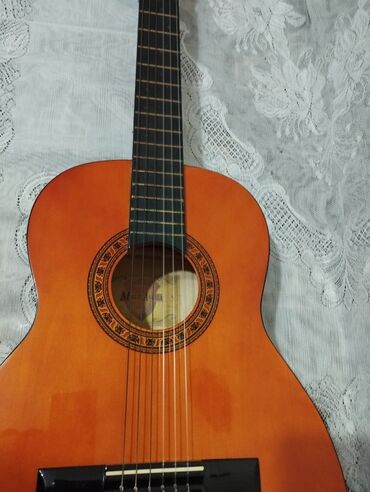 Klassik gitaralar: Klassik gitara — 4