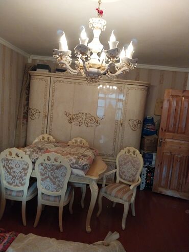kuxna ucun stol stul: İkinəfərlik çarpayı, Dolab, Yeni