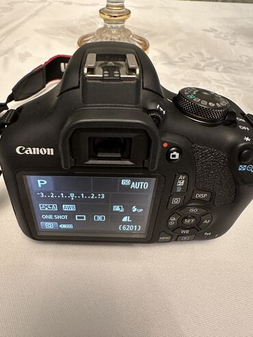 fotoaparatlar qiymeti: Canon eos 2000D satılır.Yalnız həvəskar məqsədlə istifadə