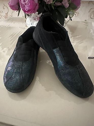 Kişi ayaqqabıları: Qara rəngli unisex slip-on idman ayaqqabısı - Dizayn: Zərif, aşağı — 2