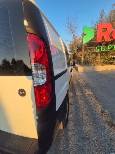 Fiat: Fiat Doblo: 1.3 l | 2010 il 247155 km Universal — 9