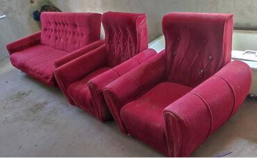 диван два кресла столик: Диван-кровать, цвет - Красный, Б/у