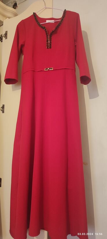 красное платье: Вечернее платье, Длинная модель, Трикотаж, С рукавами, XL (EU 42)