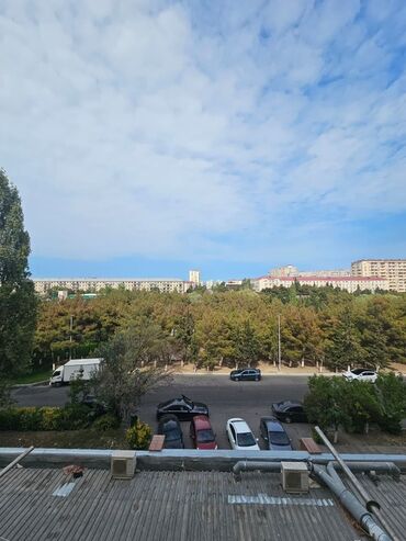 Otaqların uzunmüddətli kirayəsi: ŞEXSI MENZILLDIR .Şeherin Esas Merkez yerlerinden biri Olan 9 zu -da lalafo.az — 4 Otaqların uzunmüddətli kirayəsi: ŞEXSI MENZILLDIR .Şeherin Esas Merkez yerlerinden biri Olan 9 zu — 4