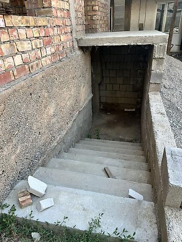 дом из бетона: Продается 2х этажный дом. С подвалом, недостроенный. Первый этаж — 2