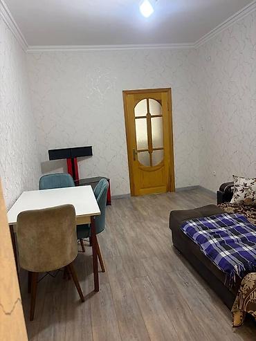 yaşlı xanımlara baxıcı işi: İcarəyə verilir 2 otaqlı köhnə tikili 40 m², Həzi Aslanov m. 500 — 3