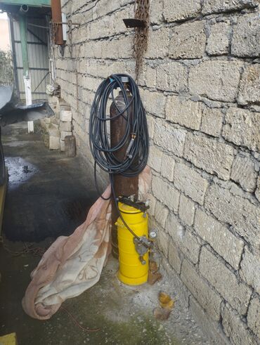 Avtoservis avadanlıqları: Avto-servis üçün tam komplekt avadanlıq və alət dəsti Tərkib: - — 7